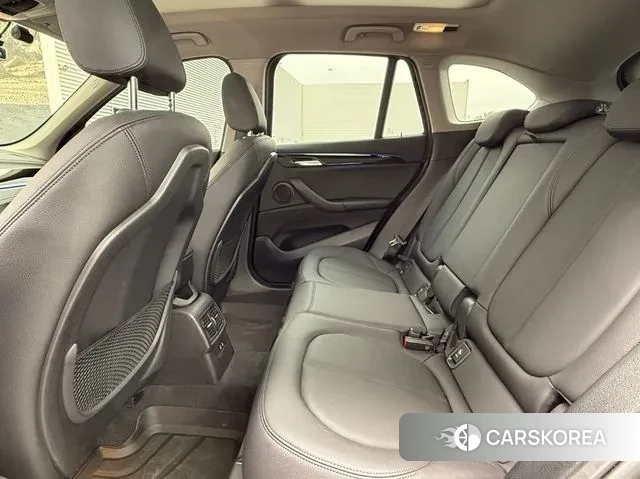 BMW X1 (F48) 2022 Черный из Кореи, фото 2