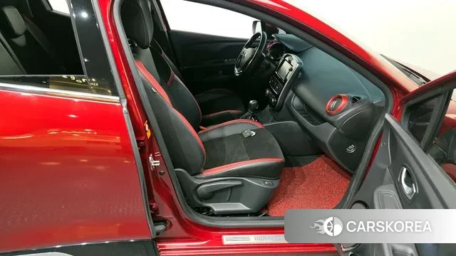 Renault Korea (Samsung) Clio 2018 Красный из Кореи, фото 2