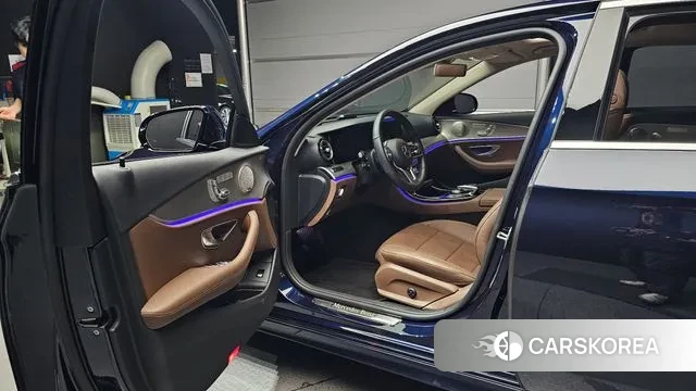 Mercedes-Benz E-Class W213 2019 Черный из Кореи, фото 2