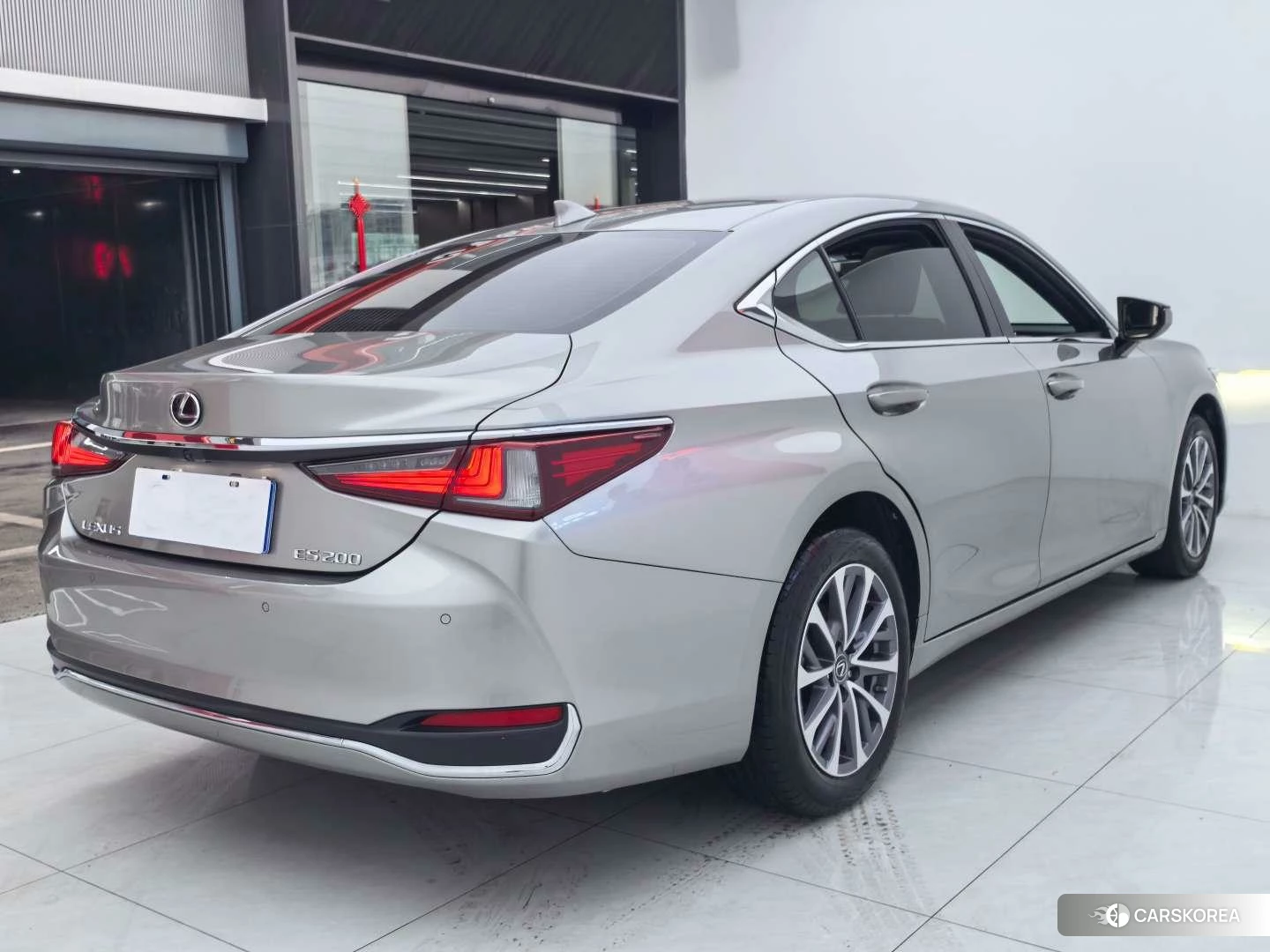 Lexus ES 2022 Серебристо-серый из Китая, фото 2