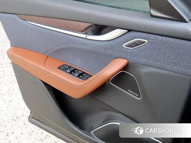 Maserati Levante 2018 Черный из Кореи, фото 2