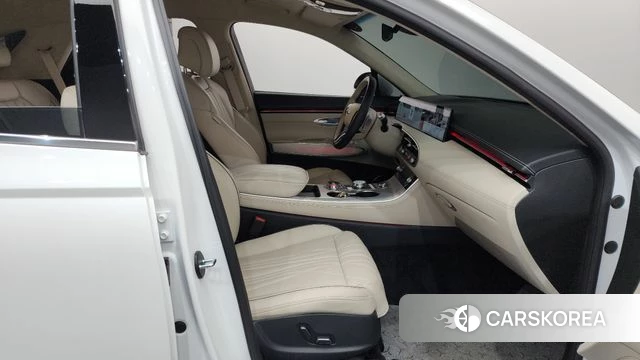 Genesis GV70 2024 Белый из Кореи, фото 2