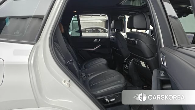 BMW X5 (G05) 2023 Белый из Кореи, фото 2