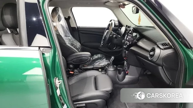 Mini Cooper 2021 Зеленый из Кореи, фото 2