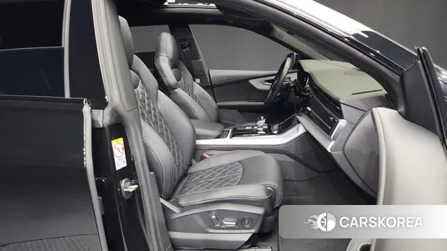 Audi Q8 (4M) 2022 Черный из Кореи, фото 2