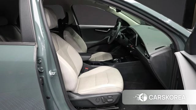 Kia Di Ol Nu Niro 2022 Темно-зеленый из Кореи, фото 2