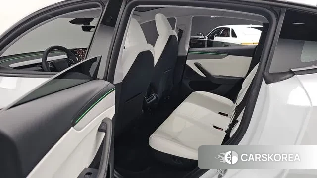 Tesla Model Y 2025 Белый из Кореи, фото 2