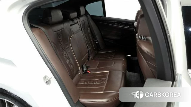 BMW 5 Series (G30) 2021 Белый из Кореи, фото 2