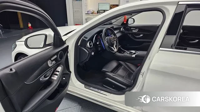 Mercedes-Benz C-Class W205 2019 Белый из Кореи, фото 2