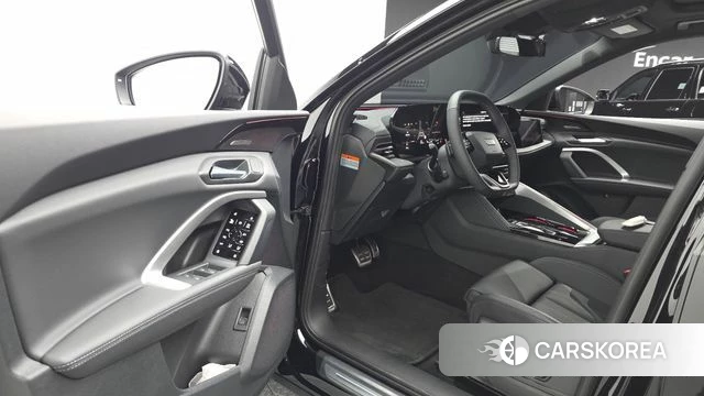 Audi Q5 (80A) 2025 Черный из Кореи, фото 2