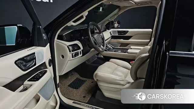 Lincoln Navigator 4th generation 2021 Черный из Кореи, фото 2