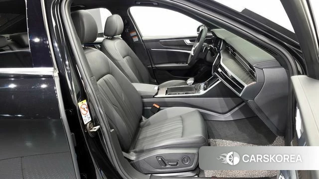 Audi A6 (C8) 2023 Черный из Кореи, фото 2