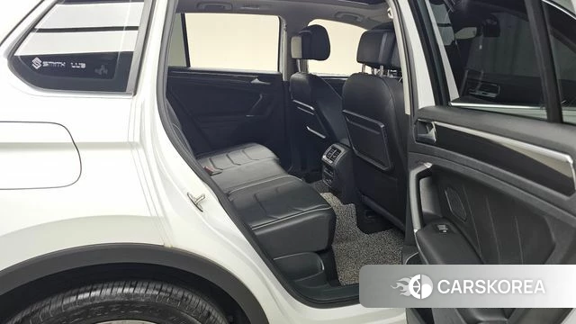 Volkswagen Tiguan second Generation 2018 Белый из Кореи, фото 2