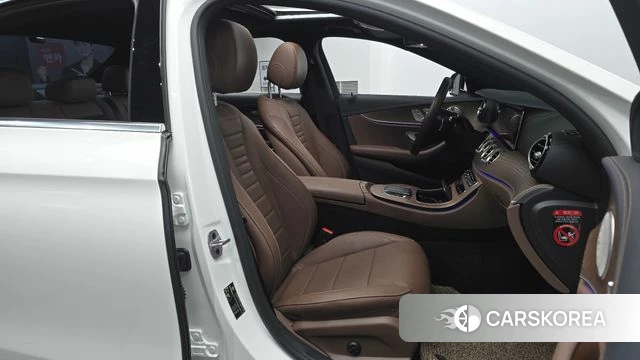 Mercedes-Benz E-Class W213 2023 Белый из Кореи, фото 2