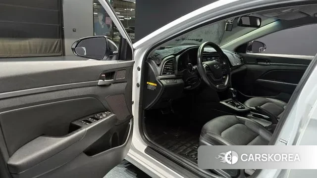 Hyundai Avante AD 2018 Белый из Кореи, фото 2