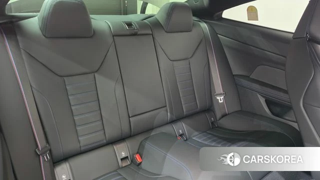 BMW 4 Series (G22) 2025 Черный из Кореи, фото 2