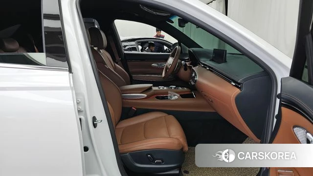 Genesis GV70 2021 Белый из Кореи, фото 2