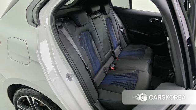 BMW 1 Series (F40) 2023 Белый из Кореи, фото 2