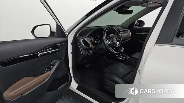 Kia Seltos 2022 Белый из Кореи, фото 2