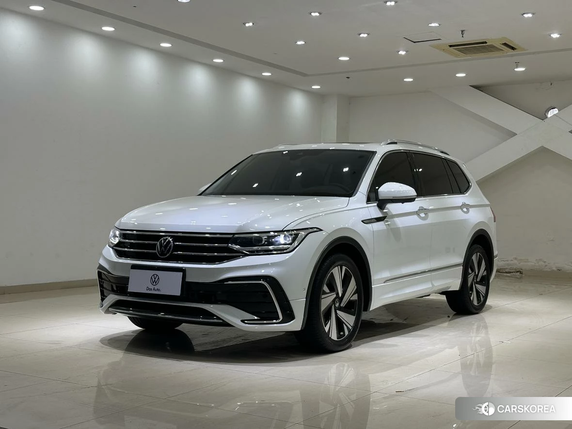 Volkswagen Tiguan L 2023 Белый из Китая, фото 2
