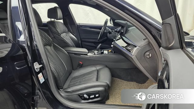 BMW 5 Series (G30) 2021 Черный из Кореи, фото 2