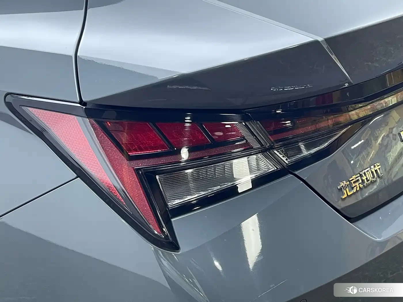 Hyundai Elantra 2021 Silver/gray из Китая, фото 2