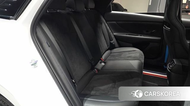 Hyundai The New Avante (CN7) 2024 Белый из Кореи, фото 2