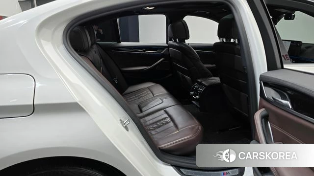 BMW 5 Series (G30) 2021 Белый из Кореи, фото 2