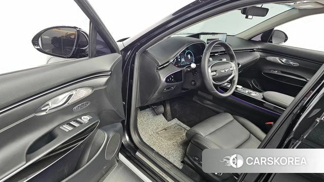 Genesis GV70 2023 Черный из Кореи, фото 2