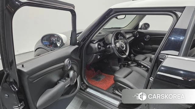 Mini Cooper 2020 Черный из Кореи, фото 2