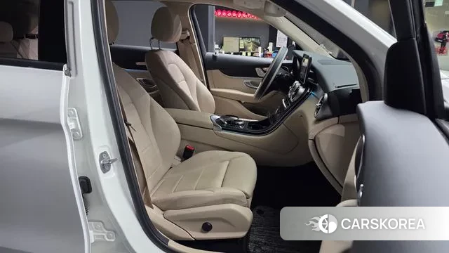 Mercedes-Benz GLC-Class X253 2019 Белый из Кореи, фото 2