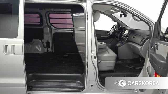 Hyundai The New Grand Starex 2021 Серебристо-серый из Кореи, фото 2