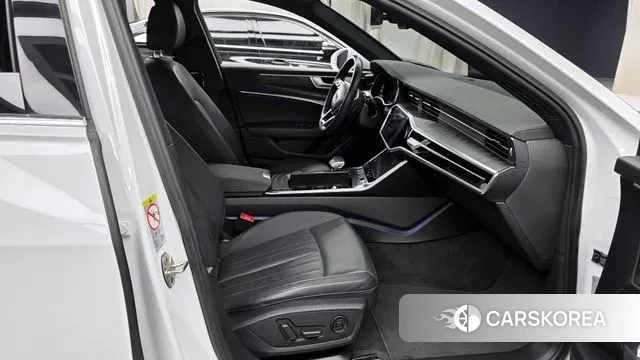 Audi A6 (C8) 2021 Белый из Кореи, фото 2