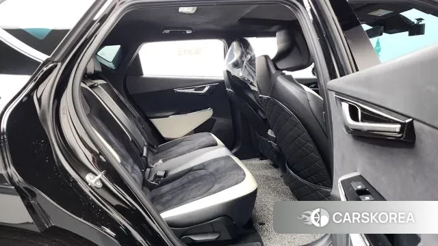 Kia EV6 2023 Черный из Кореи, фото 2