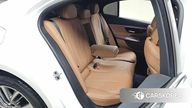 Mercedes-Benz E-Class W214 2024 Белый из Кореи, фото 2