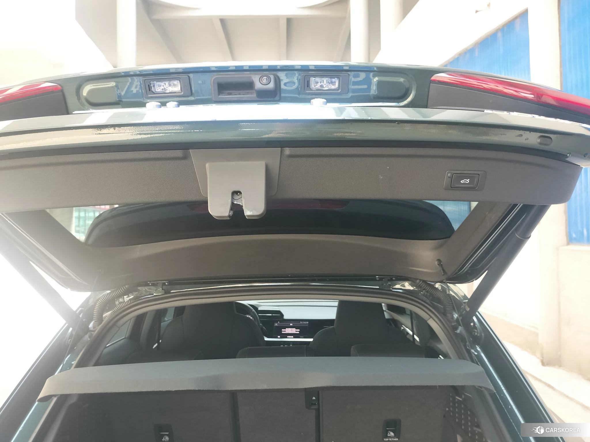 Audi A3 2023 Зеленый из Китая, фото 2