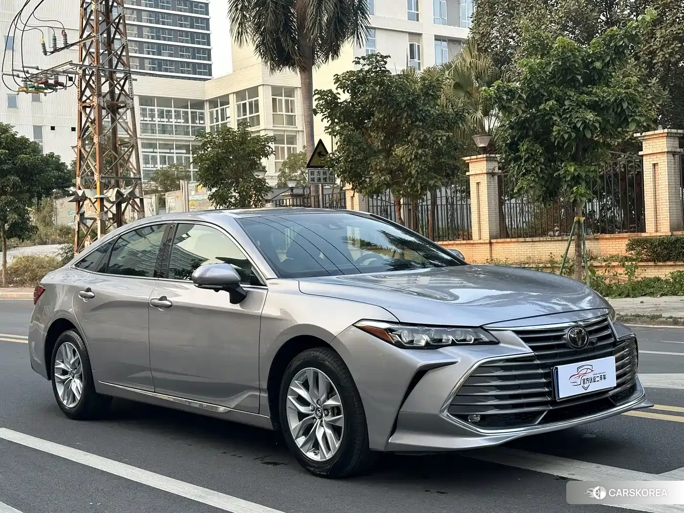 Toyota Avalon 2021 Champagne/brown из Китая, фото 2