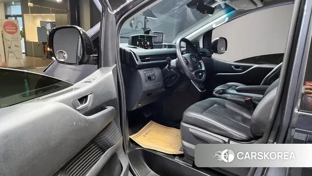 Hyundai Staria 2023 Серый из Кореи, фото 2