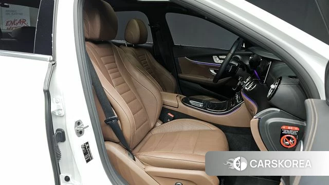 Mercedes-Benz E-Class W213 2023 Белый из Кореи, фото 2