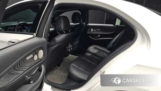 Mercedes-Benz E-Class W213 2021 Белый из Кореи, фото 2