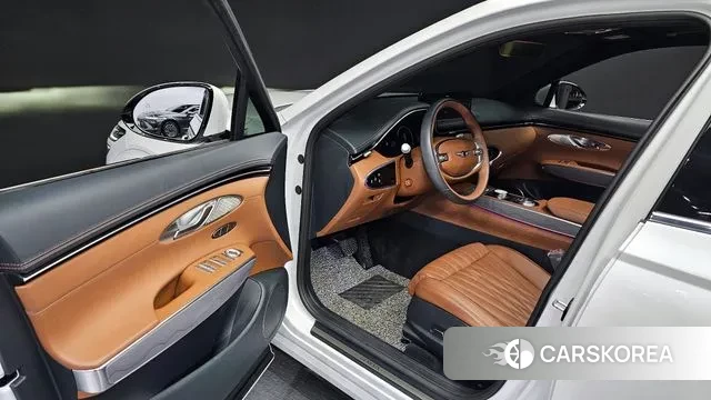 Genesis GV70 2023 Белый из Кореи, фото 2