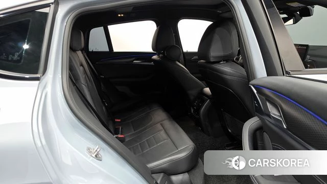 BMW X4 (G02) 2023 Серебристо-серый из Кореи, фото 2