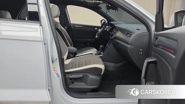 Volkswagen T-Roc 2021 Серебристо-серый из Кореи, фото 2