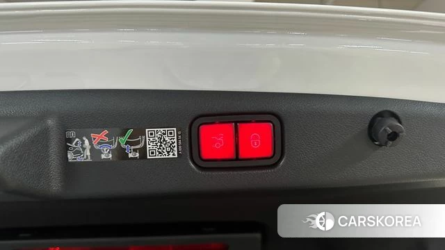 Mercedes-Benz E-Class W214 2025 Белый из Кореи, фото 2