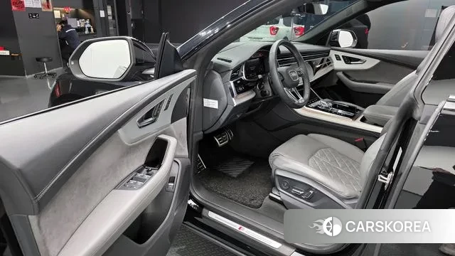 Audi Q8 (4M) 2022 Черный из Кореи, фото 2