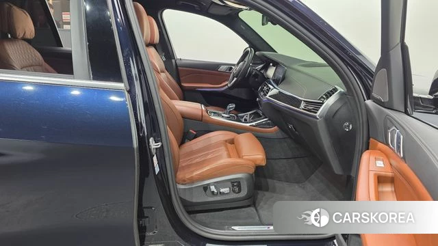 BMW X7 (G07) 2021 Черный из Кореи, фото 2