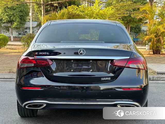 Mercedes-Benz E-class 2022 Черный из Китая, фото 2