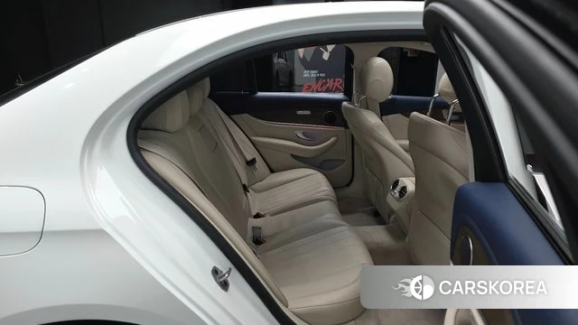 Mercedes-Benz E-Class W213 2019 Белый из Кореи, фото 2