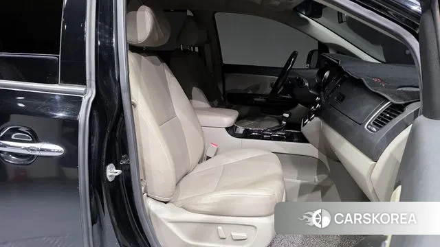 Kia The New Carnival 2019 Черный из Кореи, фото 2