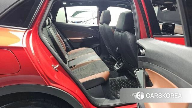 Volkswagen ID.4 2023 Красный из Кореи, фото 2